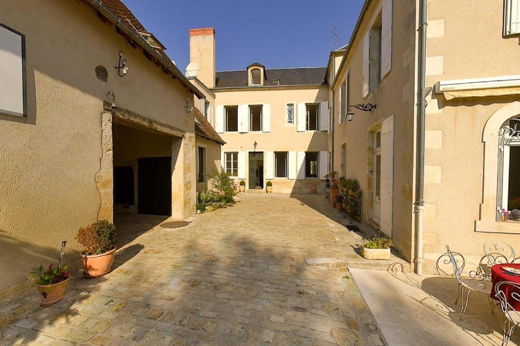 阿姆霍都贝瑞酒店 Saint-Amand-Mont-Rond 外观 照片